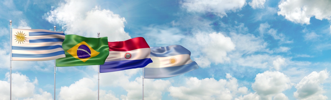 Nationalflaggen der Mercosur-Staaten